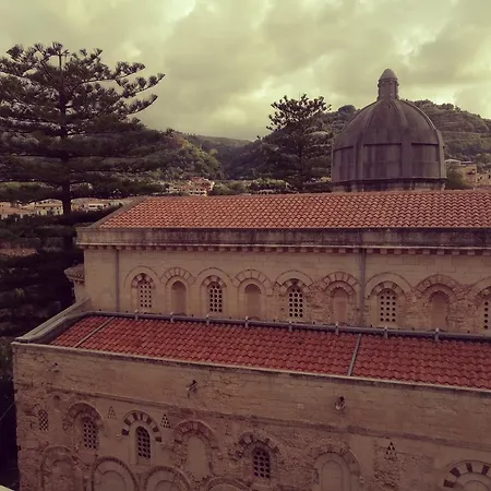 Residenza Il Duomo 3* 트로페아