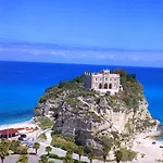 Residenza Il Duomo 4* Тропея