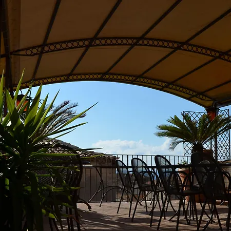 فندق مبيت وإفطار Residenza Il Duomo تروبيا